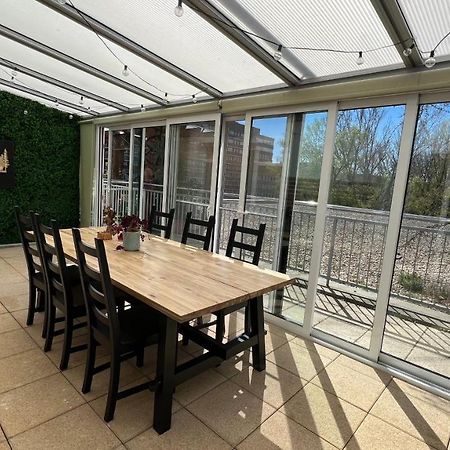 Lake Apartment, 2X Free Garage, 10 Mins To Centre Bratislava Eksteriør bilde