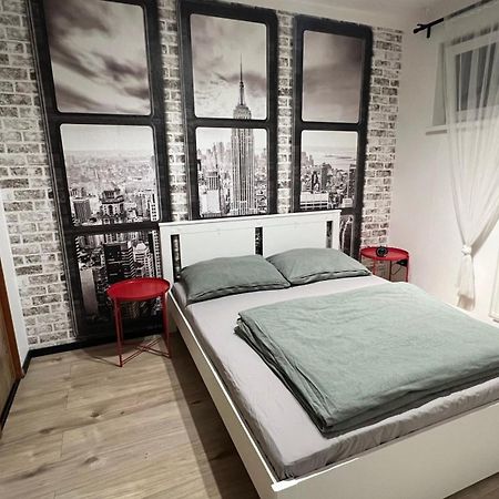 Lake Apartment, 2X Free Garage, 10 Mins To Centre Bratislava Eksteriør bilde