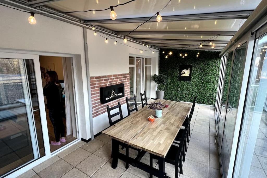 Lake Apartment, 2X Free Garage, 10 Mins To Centre Bratislava Eksteriør bilde