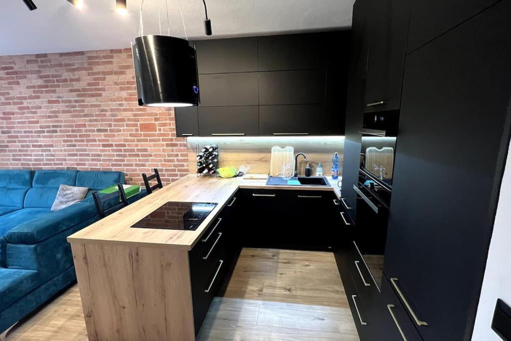 Lake Apartment, 2X Free Garage, 10 Mins To Centre Bratislava Eksteriør bilde