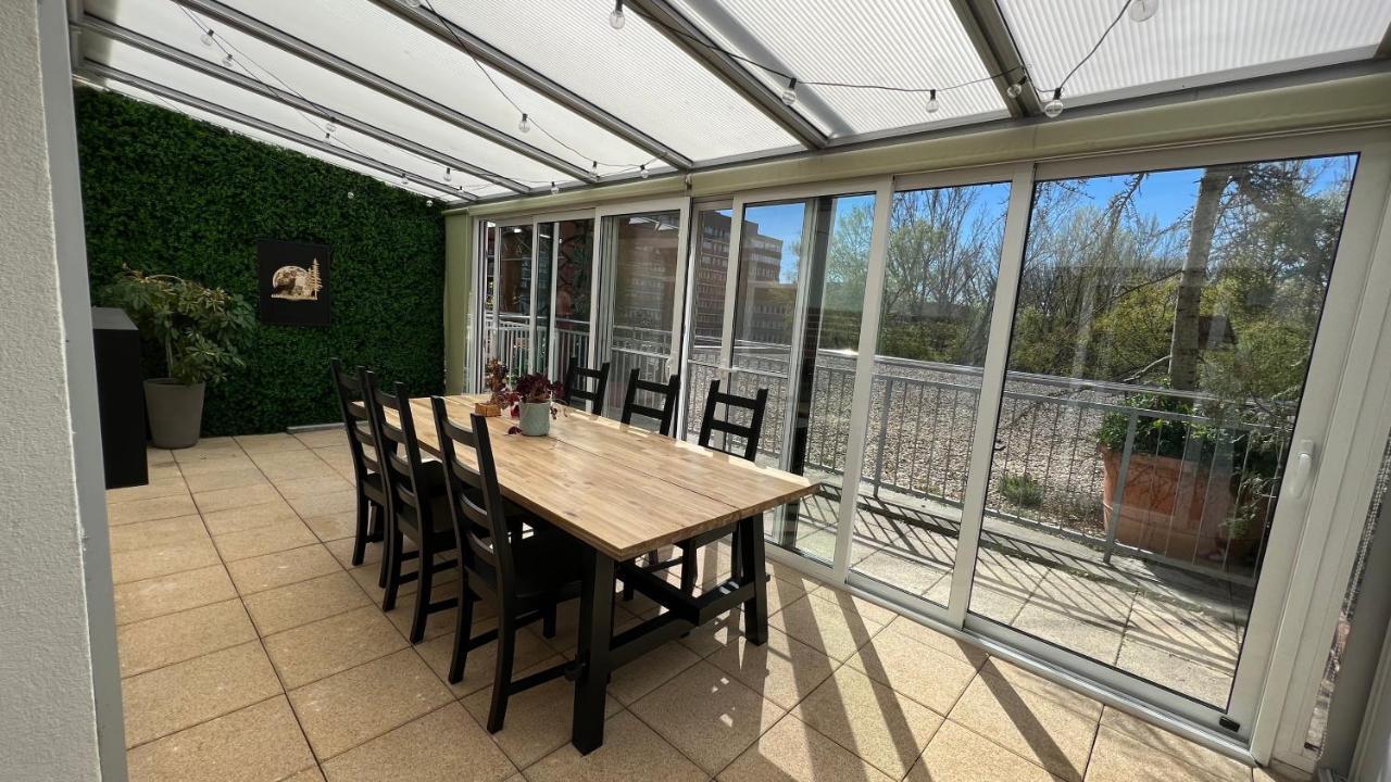 Lake Apartment, 2X Free Garage, 10 Mins To Centre Bratislava Eksteriør bilde